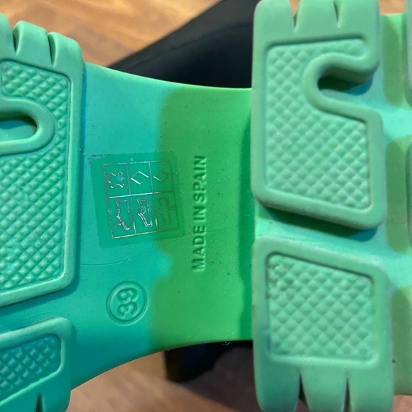 Boots - Picture 3 of 3